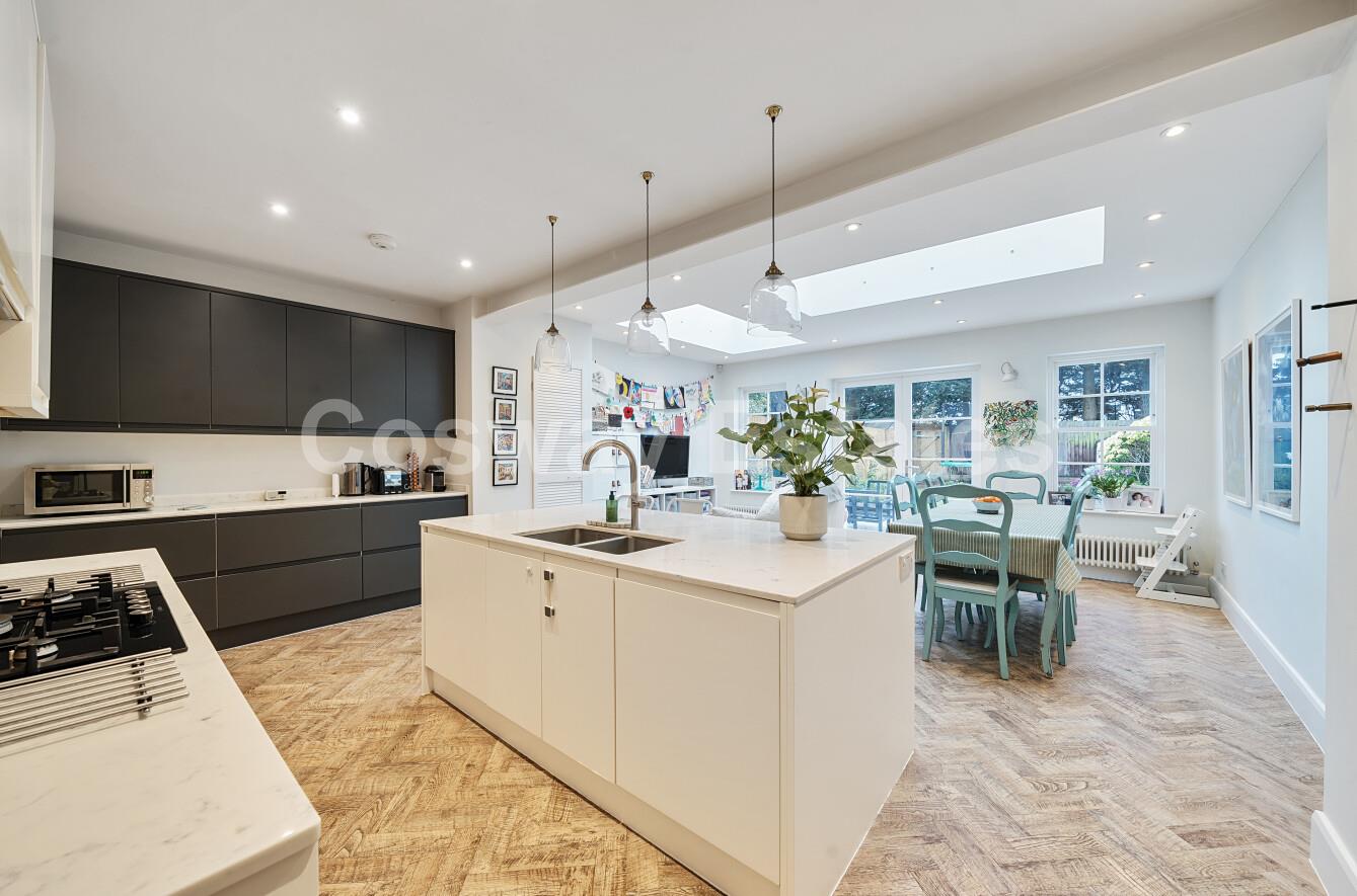 Brockenhurst Gardens, Mill Hill, NW7, London